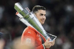 Cristiano Ronaldo Renews Al Nassr Contract, Ending Transfer Speculation