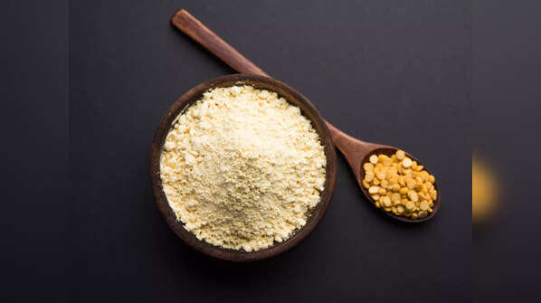 Besan adds protein and flavor to roti