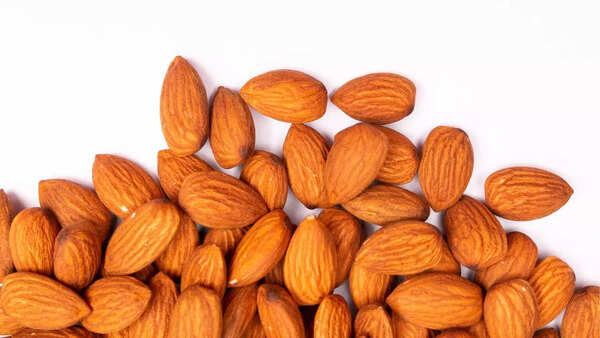 A handful of almonds a day keeps the eye doctor away
